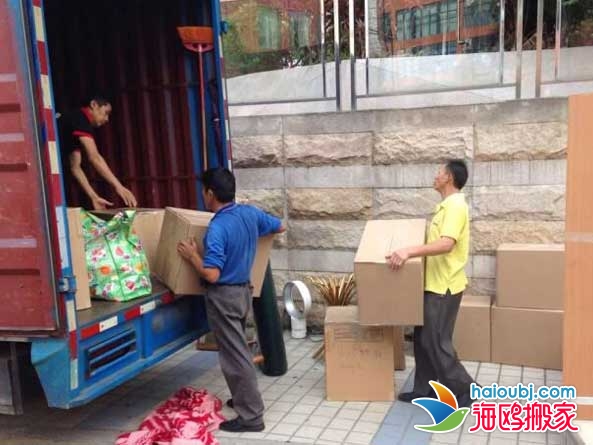 昆明搬家公司小編收集到這么些有關(guān)貨拉拉搬家的相關(guān)信息，有很多朋友問：貨拉拉不幫忙搬運嗎？貨拉拉搬家會幫忙搬嗎？貨拉拉是否幫忙搬貨？貨拉拉負(fù)責(zé)搬運嗎?貨拉拉是否幫忙搬運貨物？