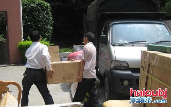 防偷防盜防搬家，正規(guī)搬家公司提醒您一定要注意生活細(xì)節(jié)，切勿被不法分子鉆了空子，搬家的時(shí)候一定要注意察言觀色，壞人隨處都存在，只是需要我們保護(hù)好自己。.jpg